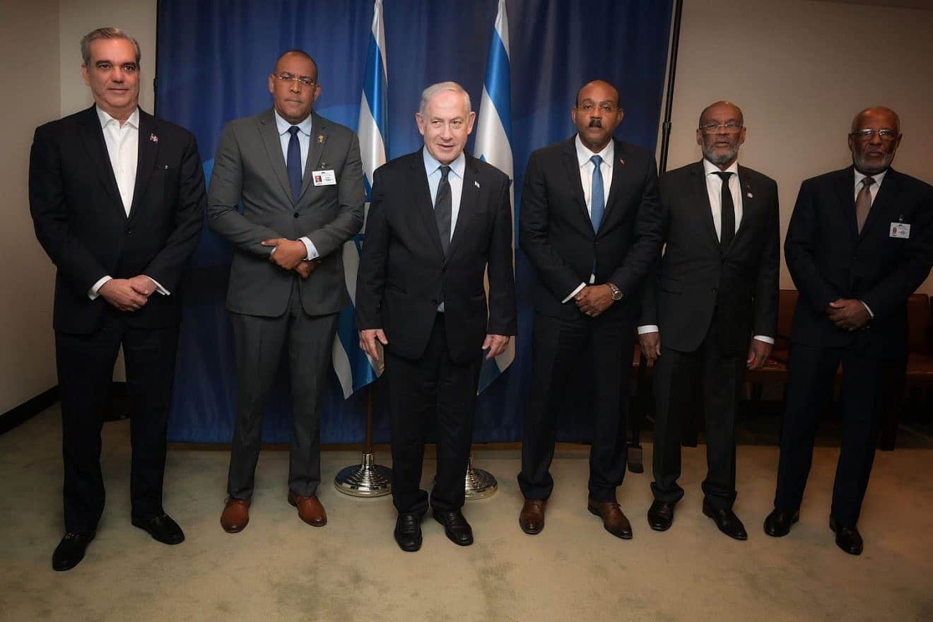 Israeli Prime Minister Benjamin Netanyahu (third from left) meets with five heads of Caribbean Island states on the sidelines of the U.N. General Assembly in New York City on Sept. 21, 2023. Credit: Avi Ohayon/GPO.