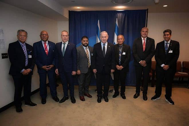 Israeli Prime Minister Benjamin Netanyahu (fourth from right) meets with with leaders of countries in the Pacific region on the sidelines of the United Nations General Assembly in New York City on Sept. 21, 2023. Credit: Avi Ohayon/GPO.