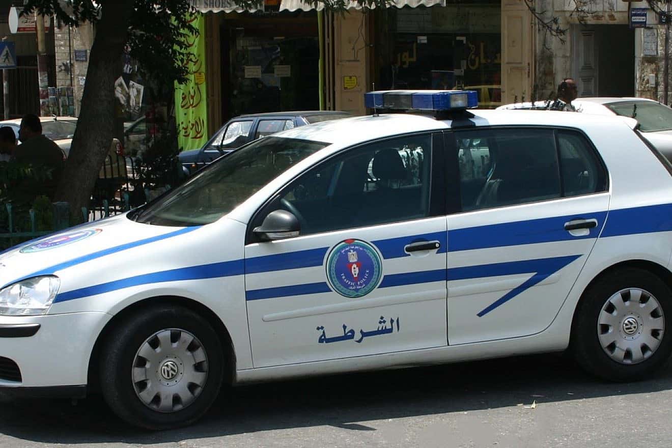 A Palestinian police car in Ramallah. Credit: Ralf Lotys (Sicherlich) via Wikimedia Commons.