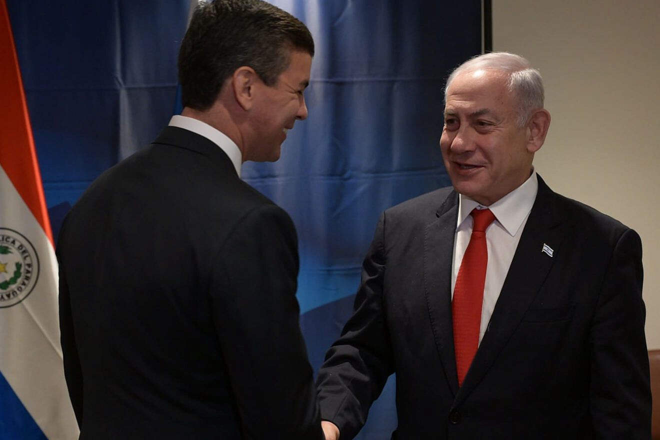 Paraguayan President Santiago Peña greets Israeli Prime Minister Benjamin Netanyahu at the U.N. General Assembly in New York on Sept. 19, 2023. Credit: Avi Ohayon/GPO.
