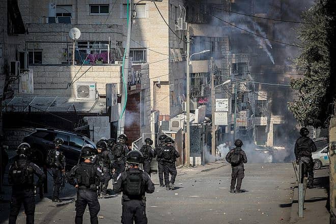 Terrorists clash with security forces in the Shuafat camp in Jerusalem, Jan. 25, 2023. Photo by Jamal Awad/Flash90.