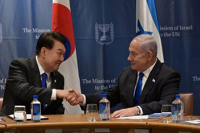 South Korean President Yoon Suk Yeol and Israeli Prime Minister Benjamin Netanyahu meet in New York, Sept. 20, 2023. Photo by Avi Ohion/GPO.