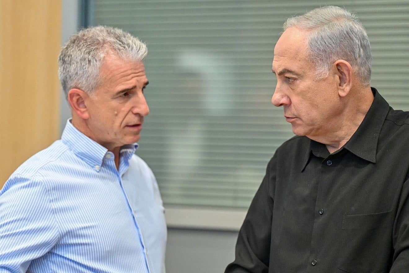 Prime Minister Benjamin Netanyahu talks with Mossad Director David Barnea at the Kirya military headquarters in Tel Aviv, Oct. 15, 2023. Photo by Kobi Gideon/GPO.