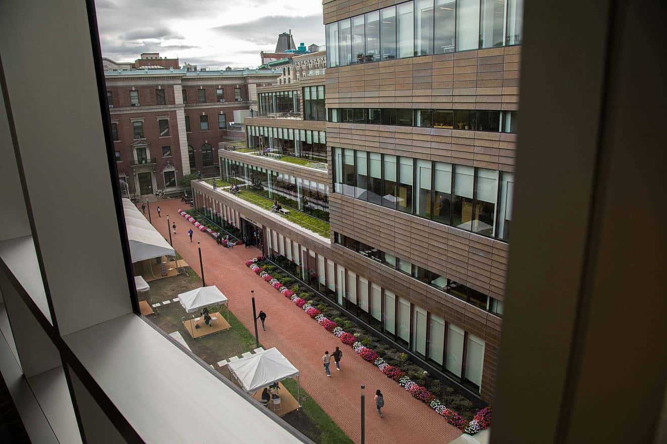 The Milstein Center for Teaching and Learning at Barnard College in New York City. Credit: Mollywollydoodle via Wikimedia Commons.