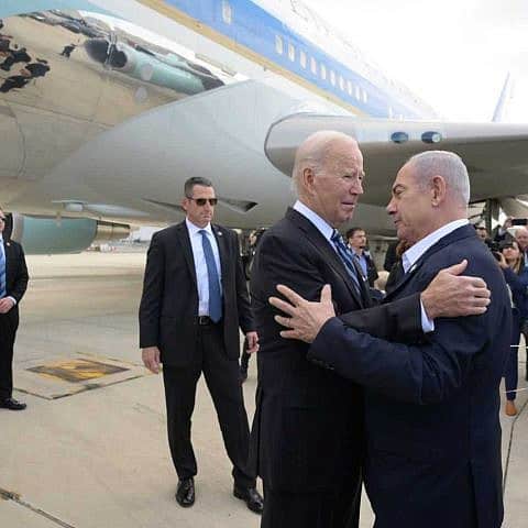 Prime Minister Benjamin Netanyahu welcomes President Joe Biden at Ben-Gurion Airport, Oct. 18, 2023. Photo by Avi Ohayon/GPO.