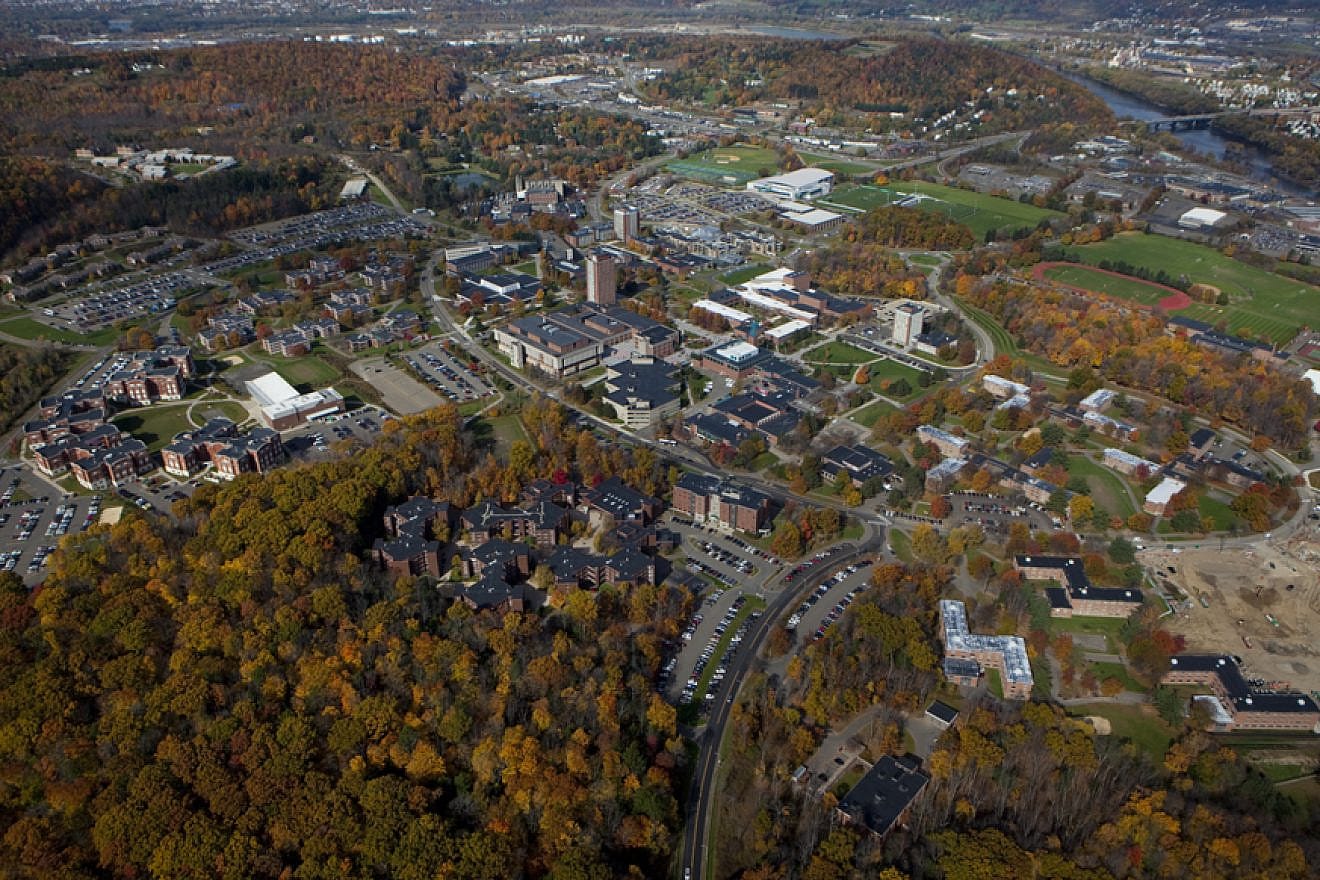 Aerial photo of Binghamton University in New York State. Credit: Wikimedia Commons.