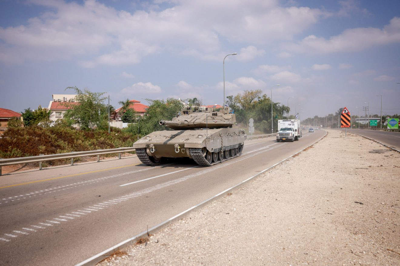 An IDF tank in Israel's south, Oct. 8, 2023. Photo by Chaim Goldberg/Flash90.
