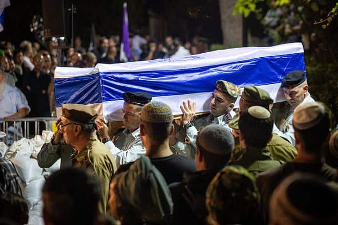 The funeral of IDF Col. Jonathan Steinberg at Mount Herzl military cemetery in Jerusalem on Oct. 8, 2023. Photo by Oren Ben Hakoon/Flash90.