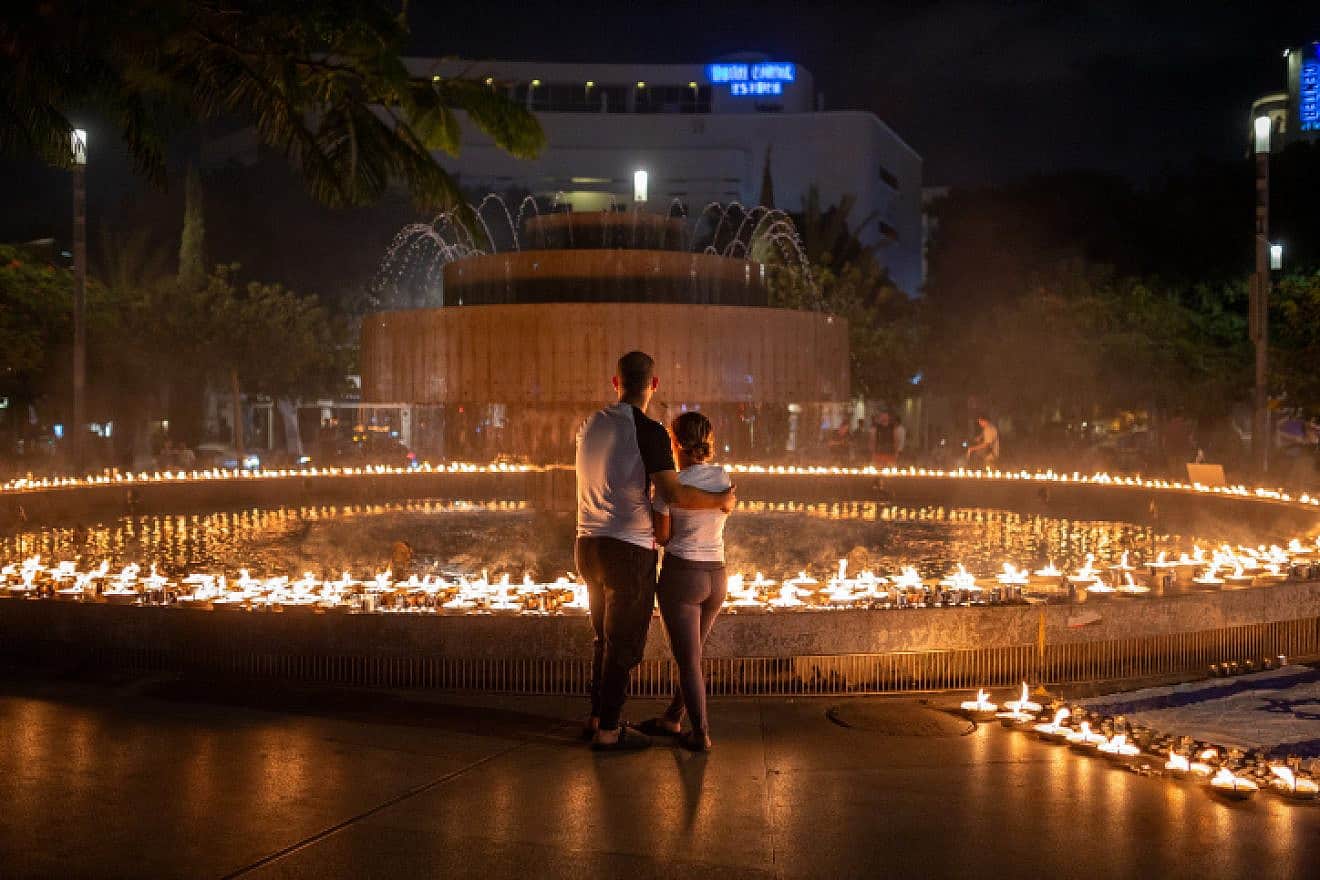 People gather and light candles to remember the Israeli victims of Hamas's Oct. 7 massacre, at Dizengoff Square in Tel Aviv, Oct. 12, 2023. Photo by Dor Pazuelo/Flash90.