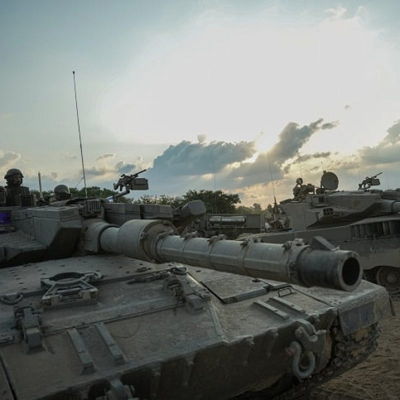 Israeli forces at a staging area near the Israel-Gaza border, Oct. 14, 2023. Photo by Erik Marmor/Flash90.