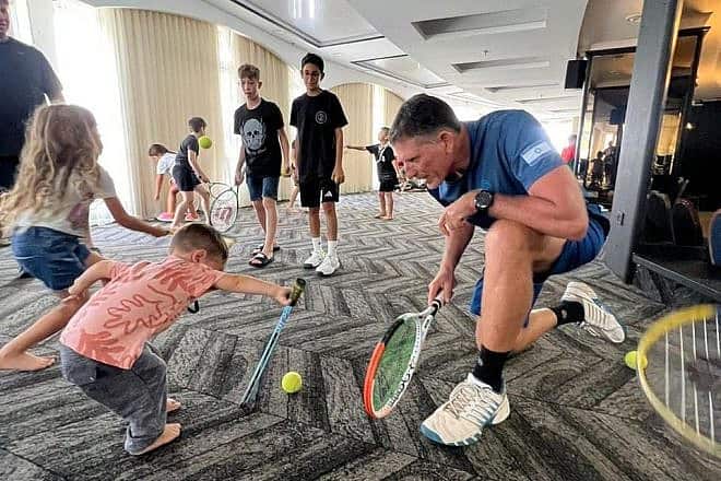 National coach of the Israel tennis team, Ronan Morali, made a special visit to ITEC Tiberias to help get kids moving after a week of sheltering in place.