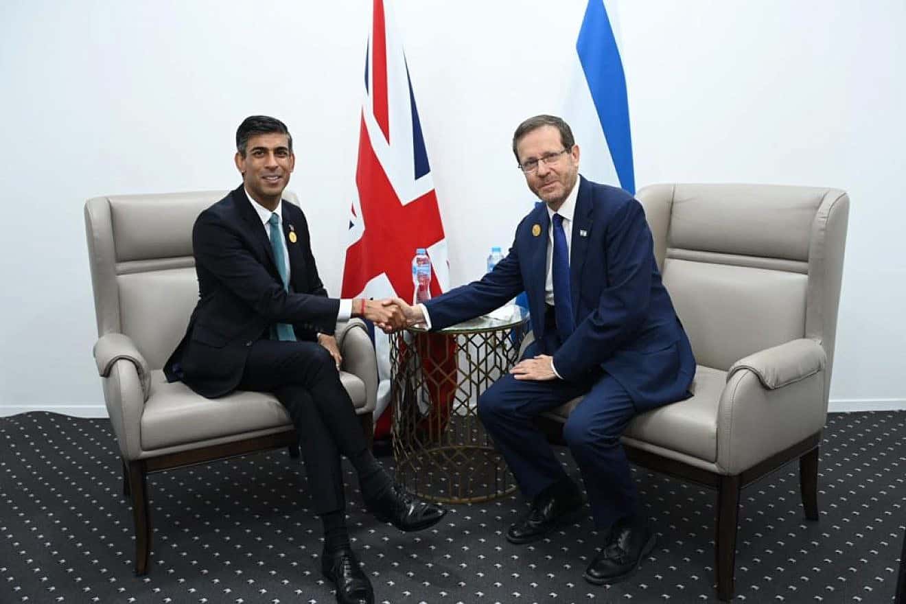 Israeli President Isaac Herzog meets with British Prime Minister Rishi Sunak at the U.N. Climate Change Conference in Sharm el-Sheikh, Egypt, Nov. 7, 2022. Photo by Haim Zach/GPO.