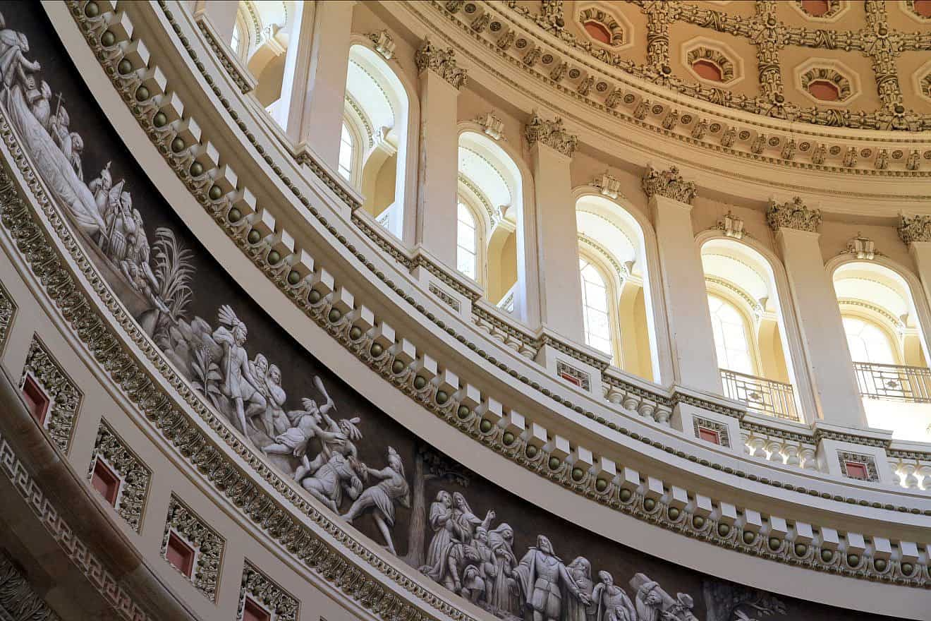 Interior of the U.S. Capitol Rotunda. Credit: Ingfbruno via Wikimedia Commons.