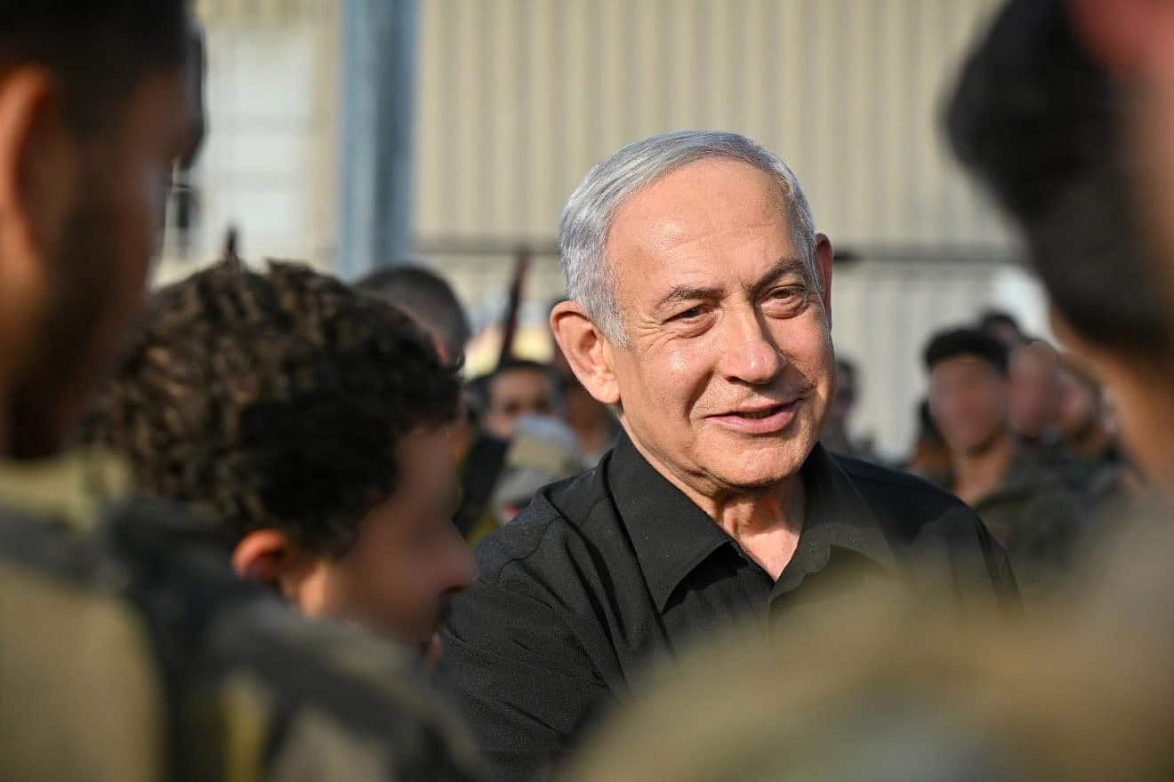 Israeli Prime Minister Benjamin Netanyahu meets with Yahalom, a special unit of the Combat Engineering Corps, at the IDF Immanuel Base on Oct. 24, 2023. Credit: Kobi Gideon/GPO.