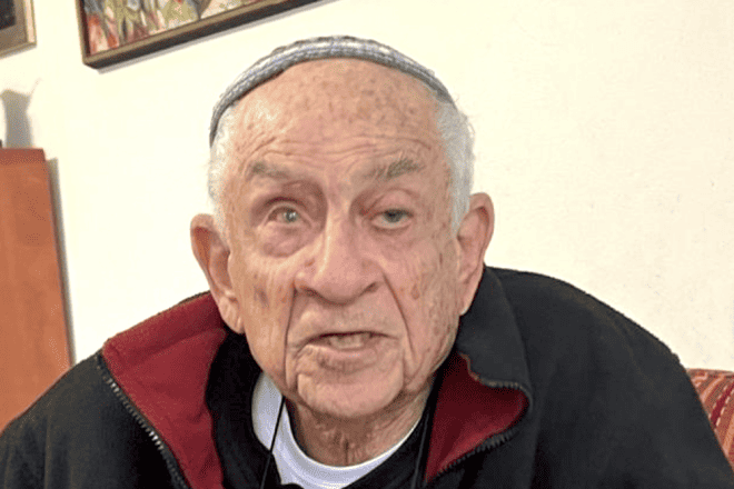 Ezra Yakhin, 95, who may be the oldest IDF reservist. Photo by Avi Kumar.