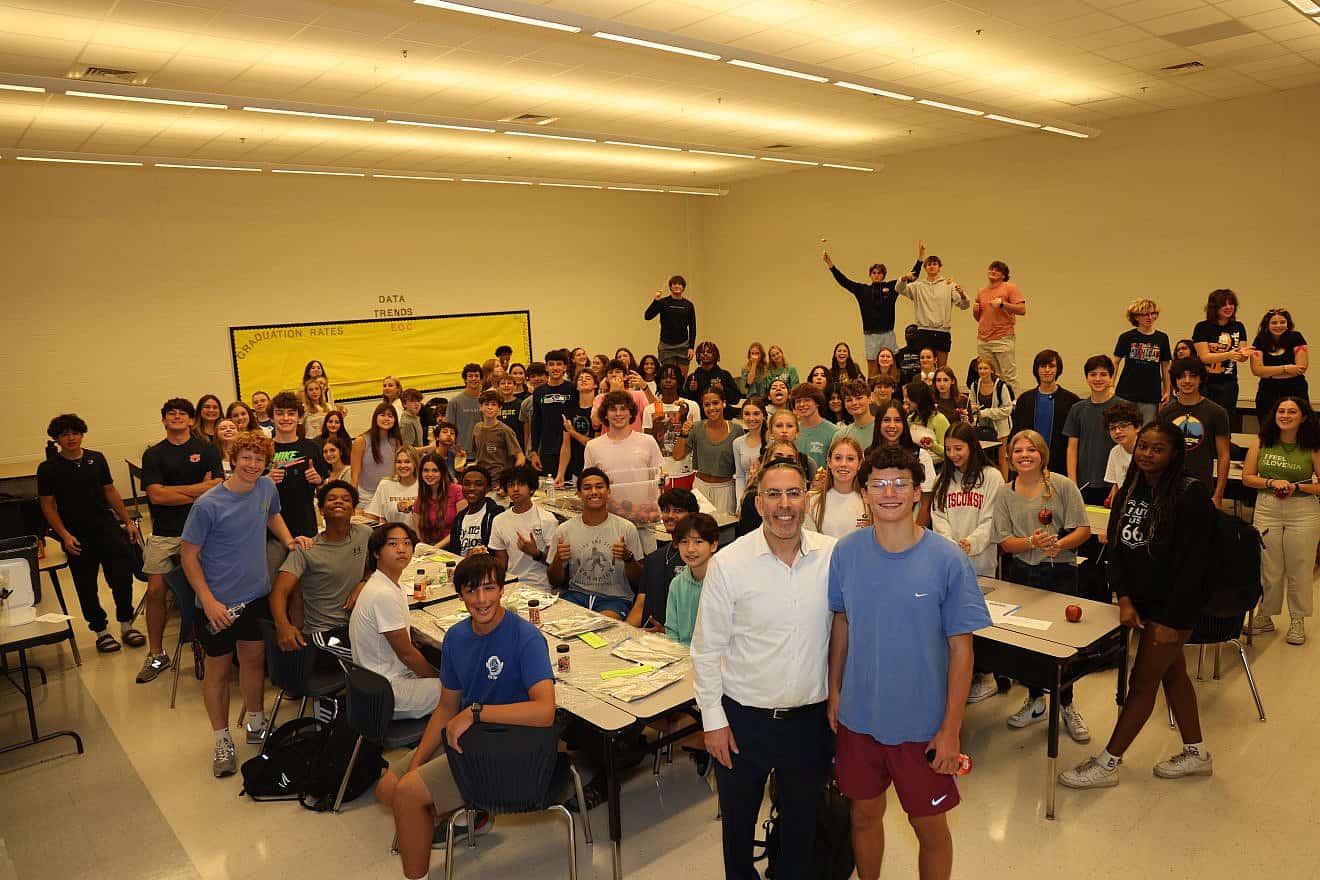 JSU clubs, like this one in Chamblee High School (GA), have been seeing a surge in Jewish teens looking for a safe space
