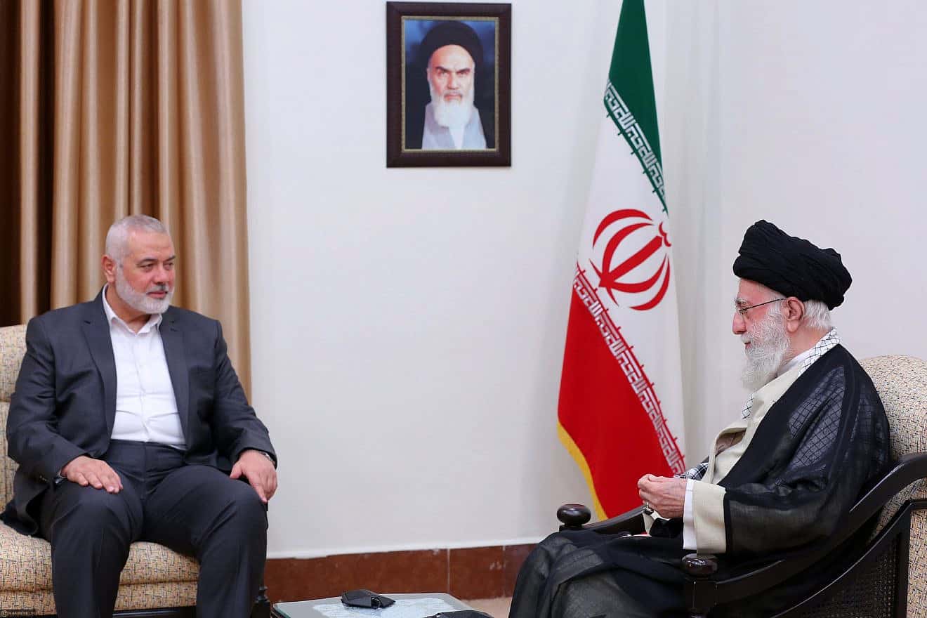 Hamas chief Ismail Haniyeh meets with Iranian Supreme Leader Ali Khamenei in Tehran. Source: Screenshot.