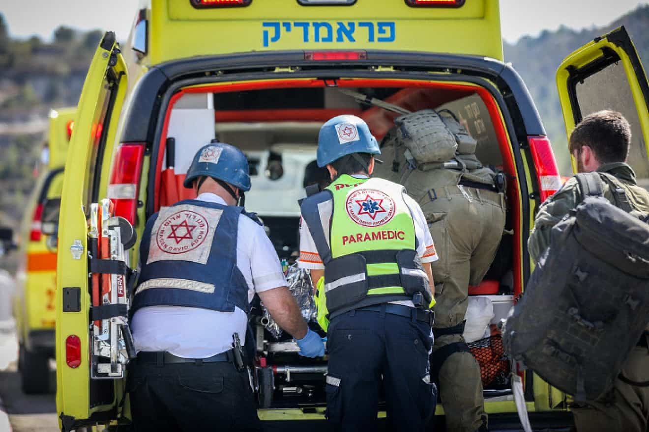Wounded Israeli soldiers from the south arrive at Hadassah Medical Center in Jerusalem's Ein Kerem, Oct. 7, 2023. Photo by Noam Revkin Fenton/Flash90.