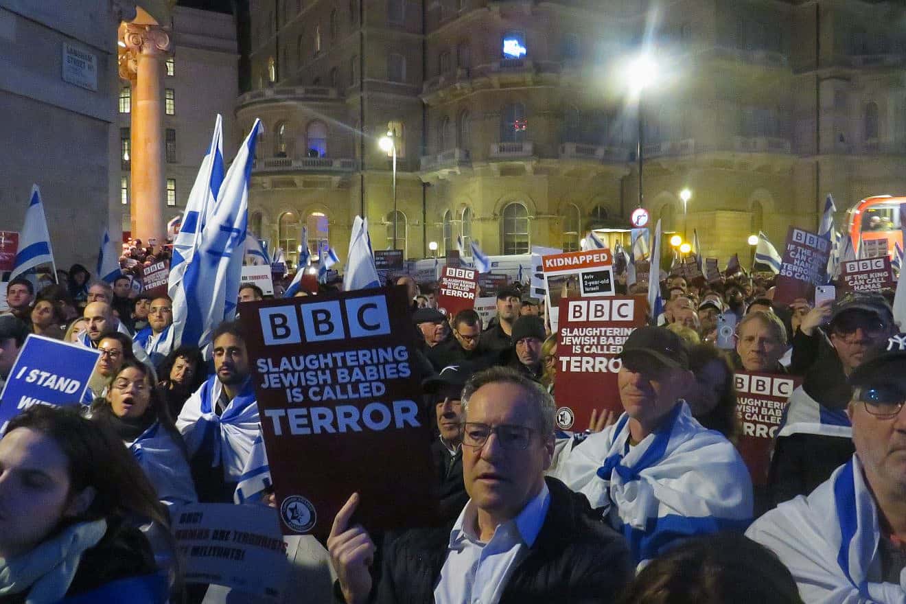 A protest in front of “BBC” headquarters after the Oct. 7 massacre in southern Israel and the refusal of the main news outlet in the United Kingdom to call Hamas a terror organization, Oct. 16, 2023. Credit: Nizzan Cohen via Wikimedia Commons.