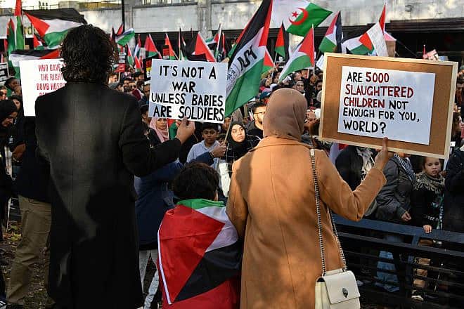 A pro-Palestinian rally in London on Nov. 11, 2023. Credit: Julian Stallabrass via Wikimedia Commons.