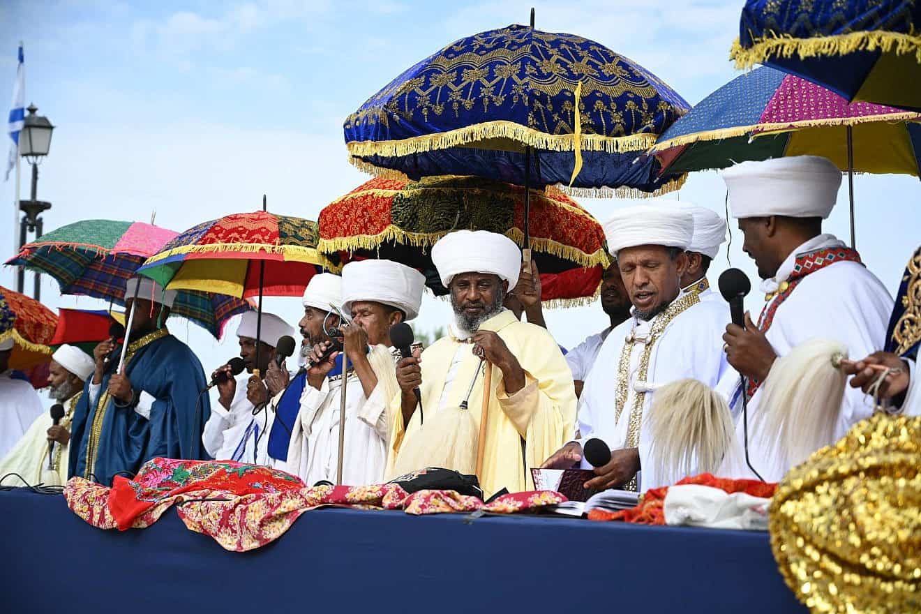 Ethiopian Israelis and their spiritual leaders gather in Jerusalem to celebrate the holiday of Sigd, Nov. 13, 2023. Photo by Yoav Dudkevitch/TPS.
