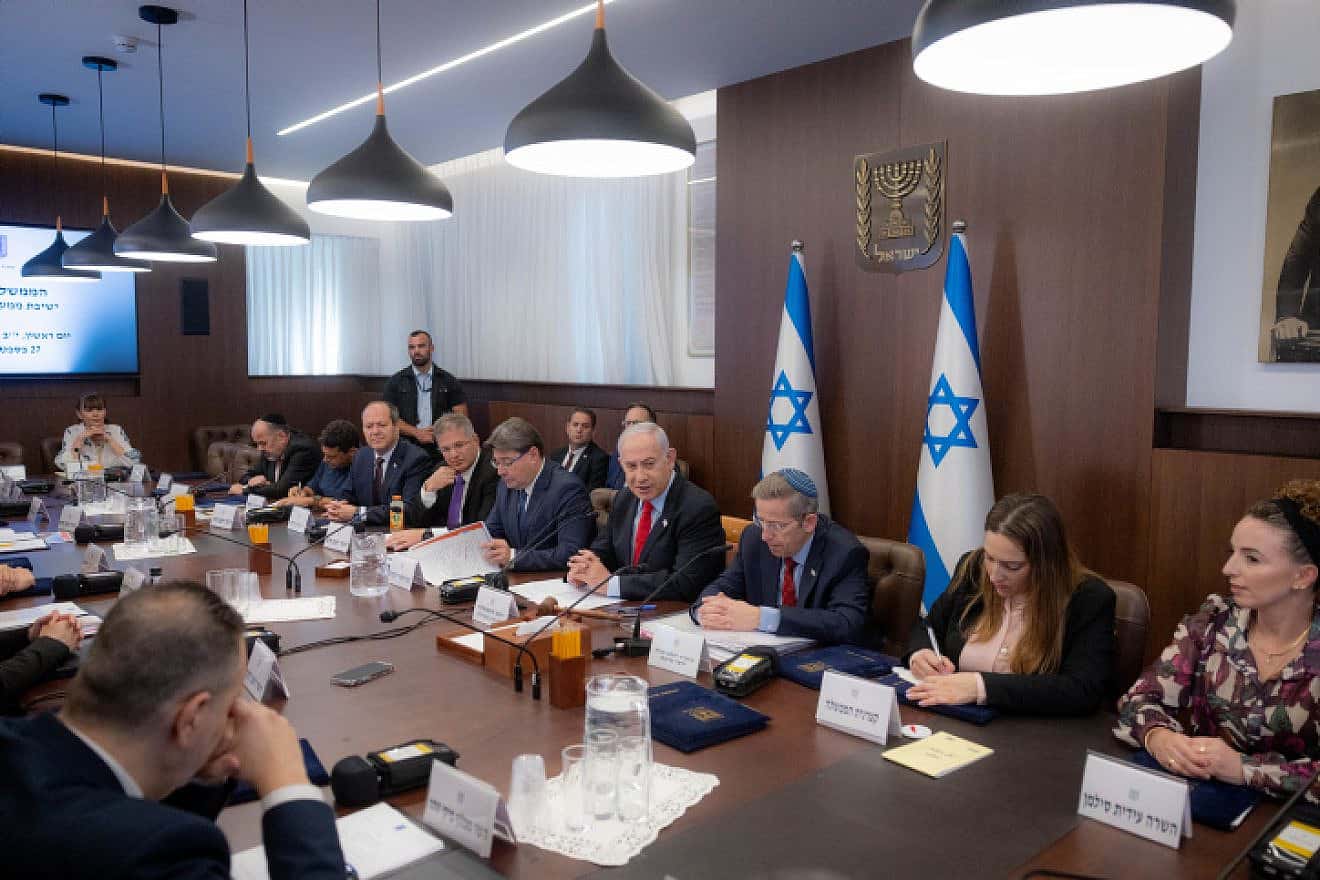 Israeli Prime Minister Benjamin Netanyahu leads a Cabinet meeting in Jerusalem, Sept. 27, 2023. Photo by Chaim Goldberg/Flash90.