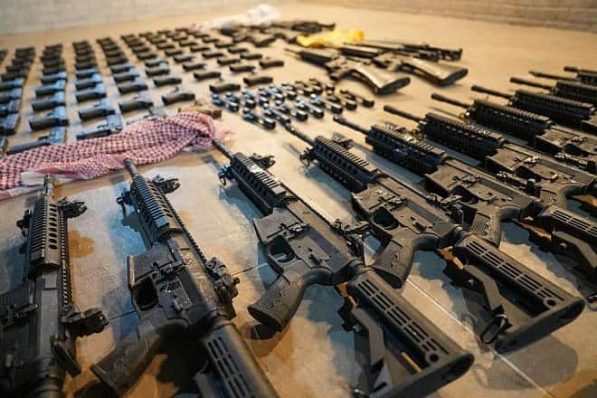 Bedouin tried to smuggle these weapons into Israel from Jordan. Credit: Israel Police spokesperson.