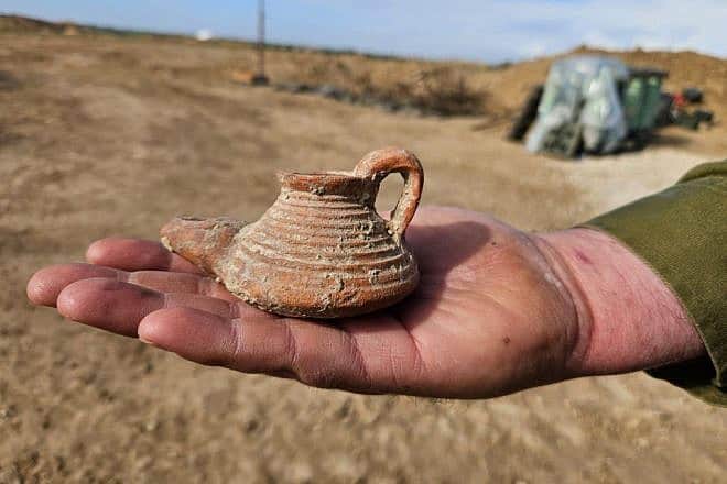 A Byzantine oil lamp discovered by Israeli forces near the Gaza border. Credit: Sarah Tal/Antiquities Authority.