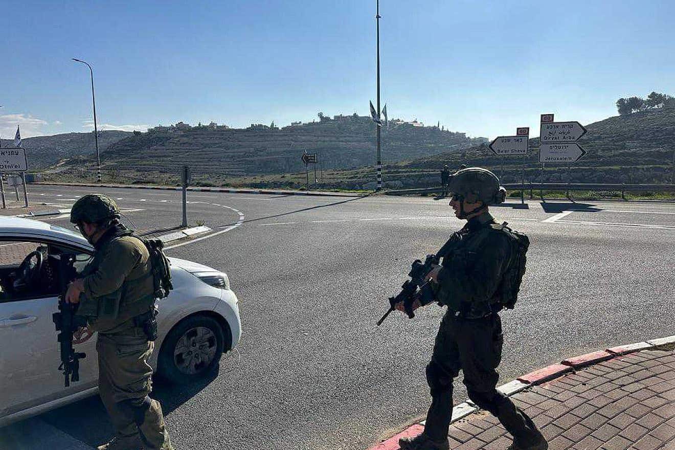 Four Israelis were injured in a Palestinian car-ramming attack on the Route 60 highway close to the town of Otniel in Judea, Dec. 29, 2023. Credit: TPS.