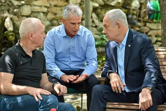 Defense Minister Yoav Gallant (left), Mossad Director David Barnea and Prime Minister Benjamin Netanyahu. Photo by Kobi Gideon/GPO.