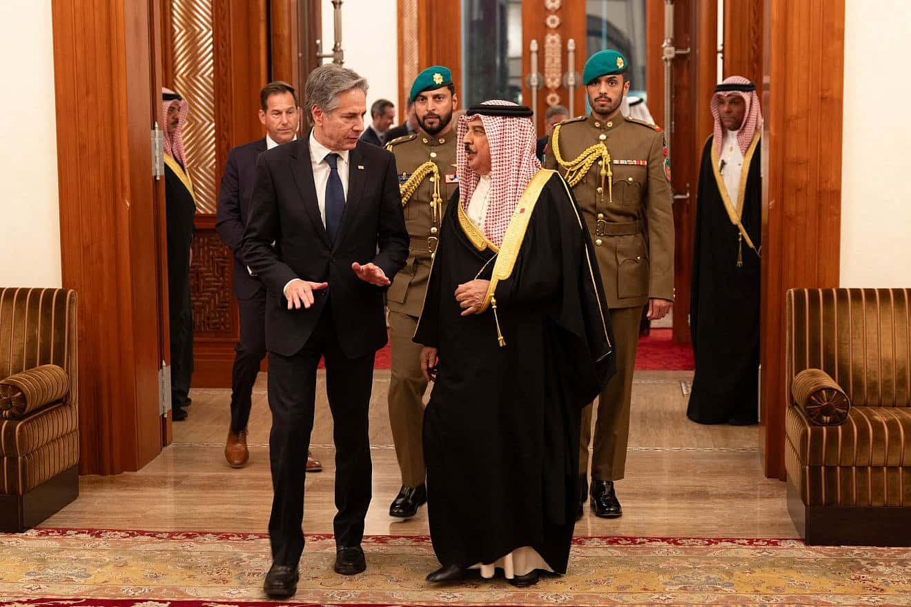 Bahraini King Hamad bin Isa Al Khalifa (center right) meets with U.S. Secretary of State Antony Blinken in Manama, Bahrain, on Jan. 10, 2024. Credit: Chuck Kennedy/U.S.State Department.