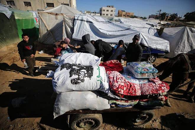 Palestinians in Deir al-Balah, the central Gaza, Jan. 7, 2024. Photo by Majdi Fathi/TPS.