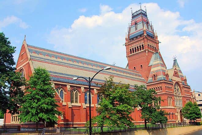Harvard University Memorial Hall, home of Sanders Theatre. Credit: Chensiyuan via Wikimedia Commons.