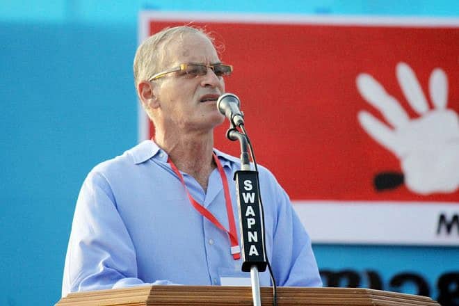 Norman Finkelstein at the 10th anniversary conference of the Solidarity Youth Movement Kerala, a wing of the Islamic organization Jamaat-e-Islami Hind, in India in 2013. Credit: Zuhairali via Wikimedia Commons.