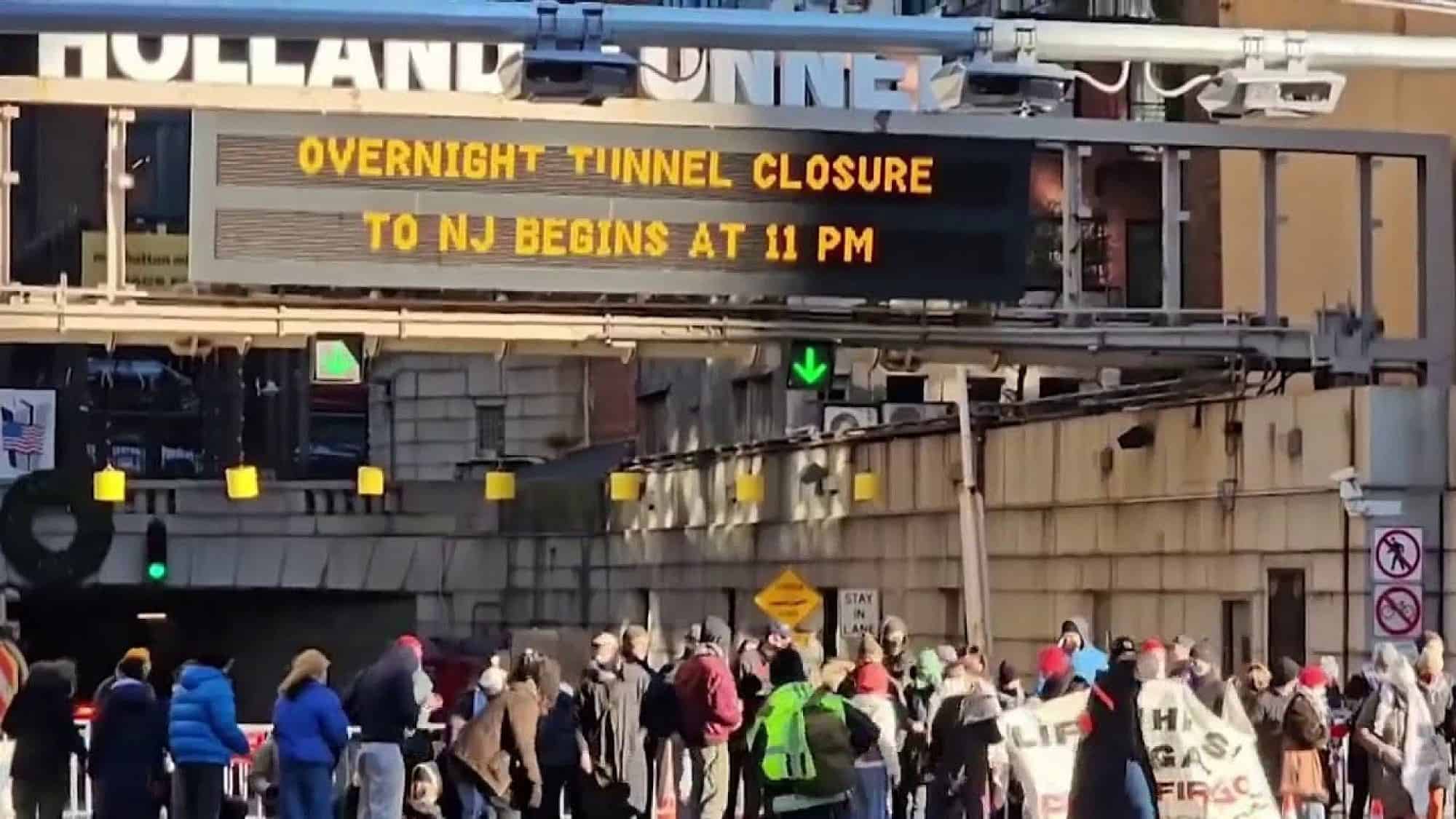 Pro-Palestinian demonstrators block the Holland Tunnel between Manhattan and New Jersey, Jan. 8, 2023. Source: YouTube Screenshot/NBC New York 4.