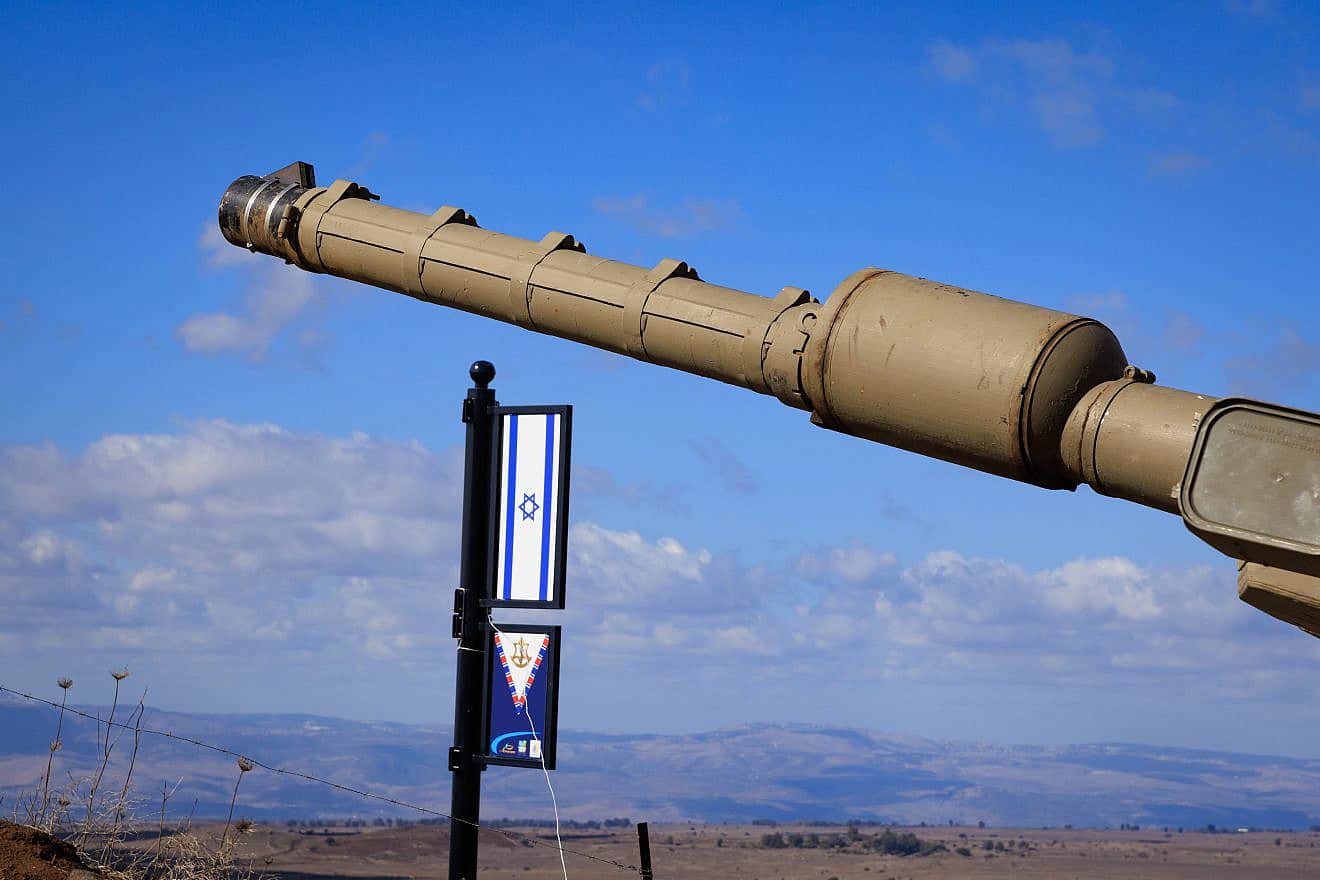 IDF artillery on the Golan Heights, near the border with Syria, Nov. 21, 2023. Photo by Moshe Shai/Flash90.