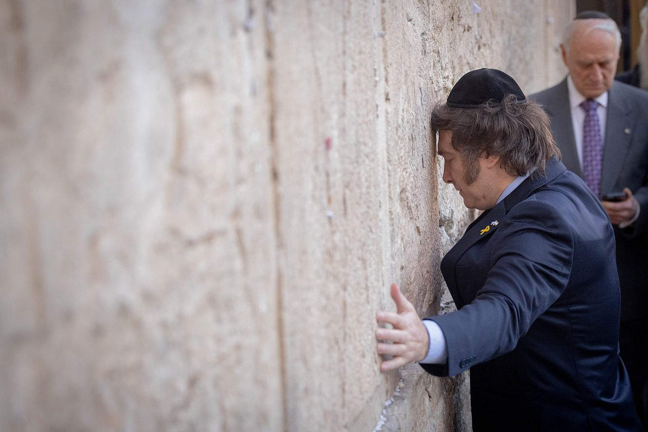 Argentinian President Javier Milei visits the Western Wall in Jerusalem's Old City on Feb. 6, 2024. Photo by Chaim Goldberg/Flash90.