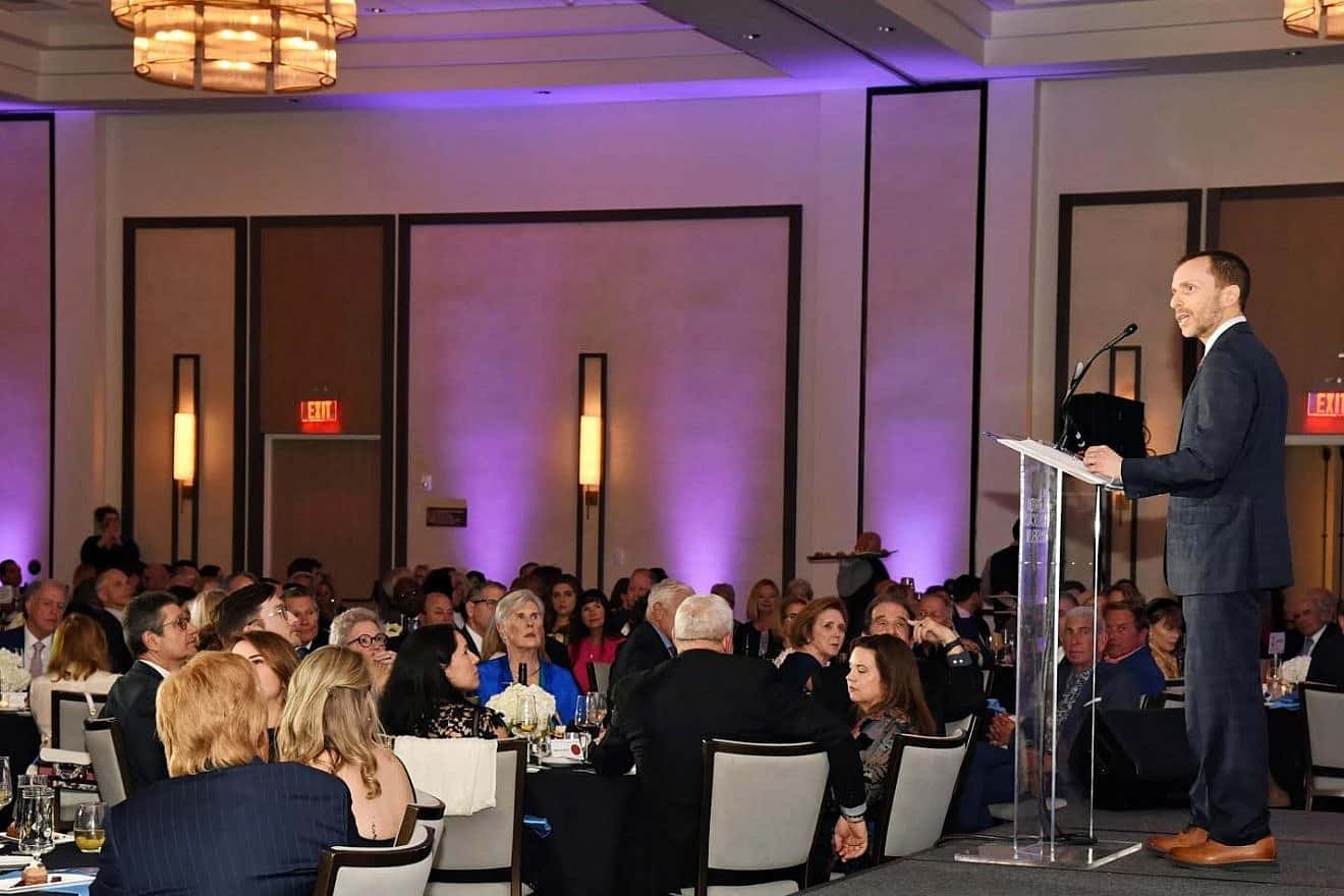 Michael Igel, board chairman of the Florida Holocaust Museum, speaks to the crowd gathered at the annual “To Life” gala on Feb. 3, 2024. Credit: Courtesy of the Florida Holocaust Museum.