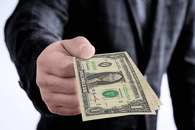 Giving U.S. dollars. Credit: geralt/Pixabay.