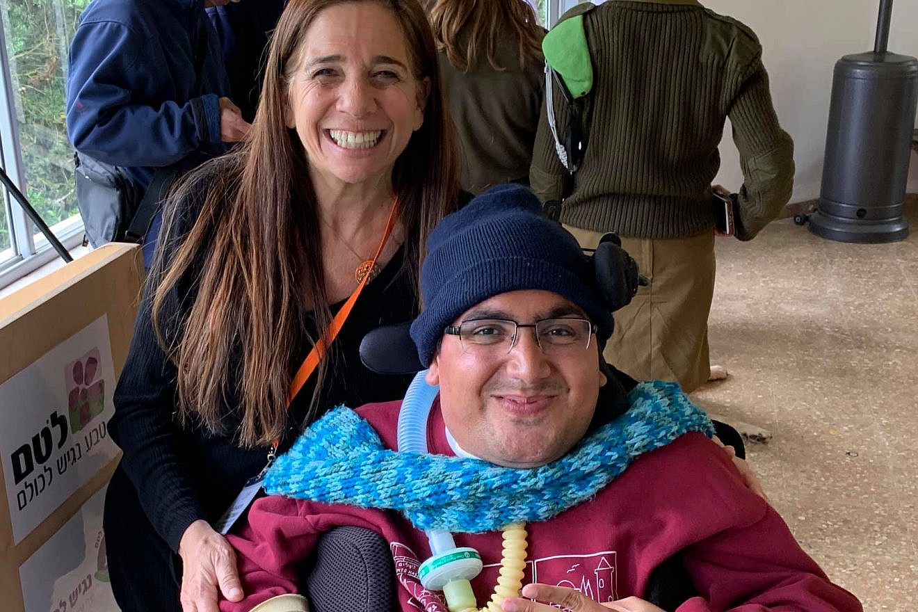 JNF-USA National Campaign Director, Sharon Joy, pictured with quadriplegic tour guide, Raz Rutman in Israel