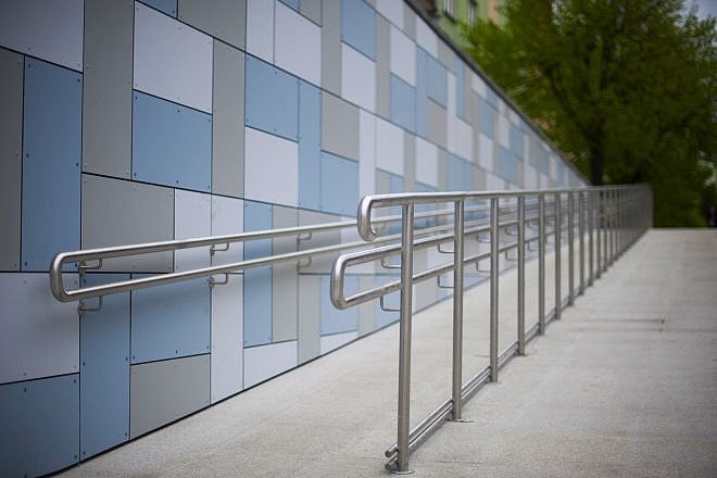 Ramp to assist accessibility for those in wheelchairs. Credit:  AndrzejRembowski/Pixabay.