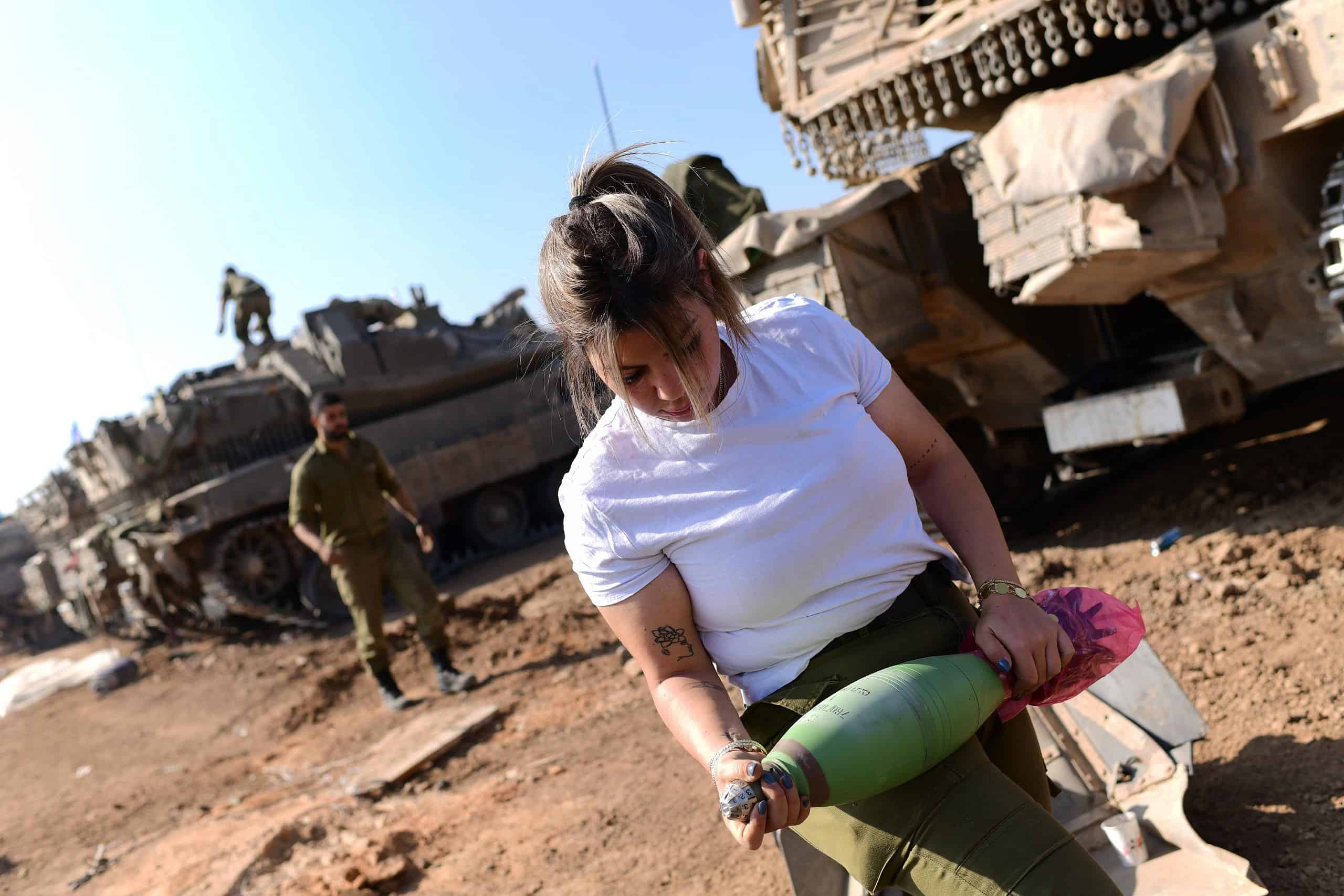 Record IDF combat enlistment among women after Oct. 7