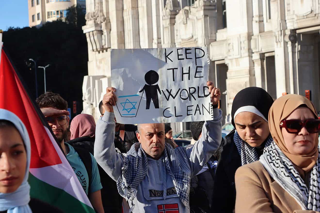 Antisemitic protesters in Milan, Italy, on Nov. 11, 2023. Credit: Federico Fermeglia/Shutterstock.