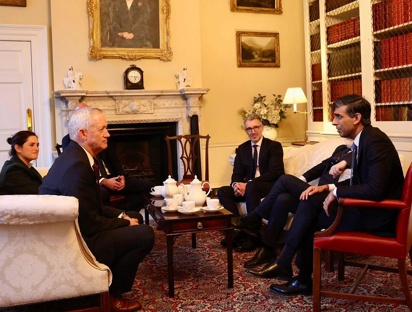British PM, Gantz hold unscheduled London meeting